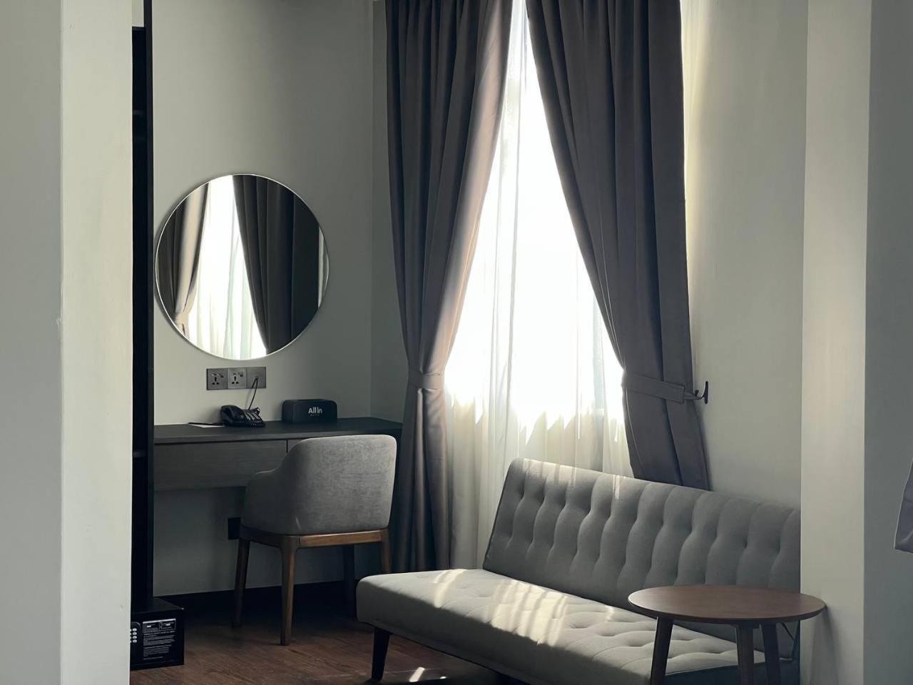 All In Hotel Kangar Eksteriør bilde